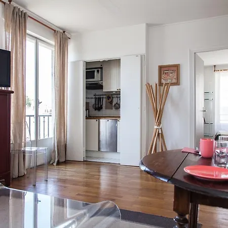 Halldis - St Germain Area Daire